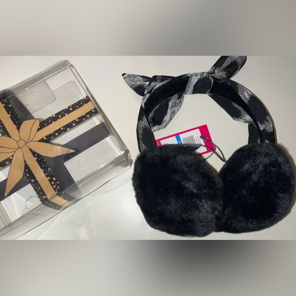 Vince Camuto Ear-Muffs